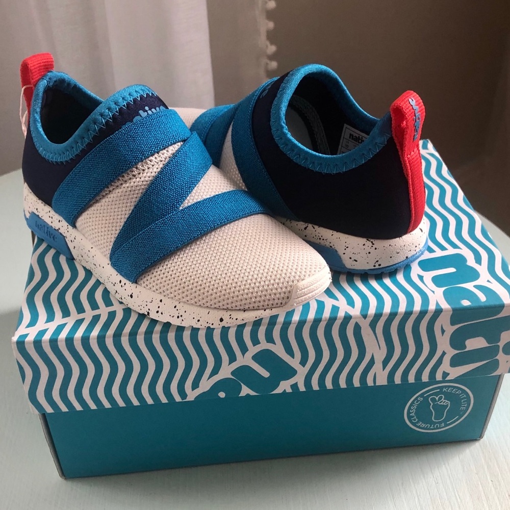 Native Kids sneakers NEW IN BOX size K10